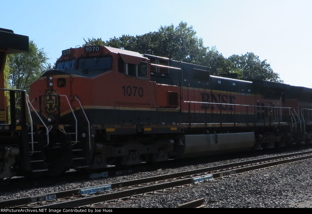 BNSF 1070